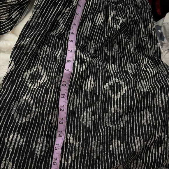 Ana a new approach Wrap dress with side tie. Black and white striped - Picture 4 of 9